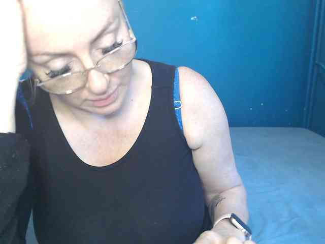 NADINNNE webcam