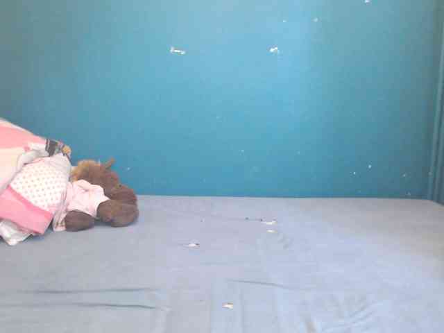 NADINNNE webcam