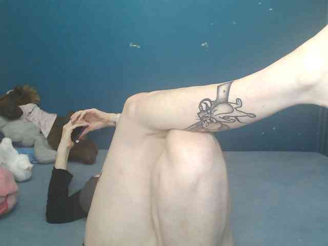 NADINNNE webcam
