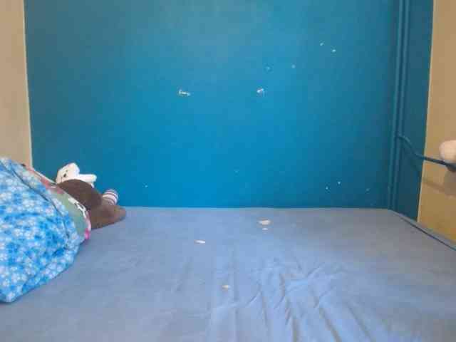 NADINNNE webcam