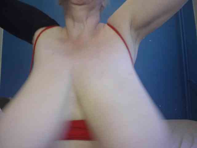 NADINNNE webcam