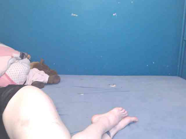 NADINNNE webcam