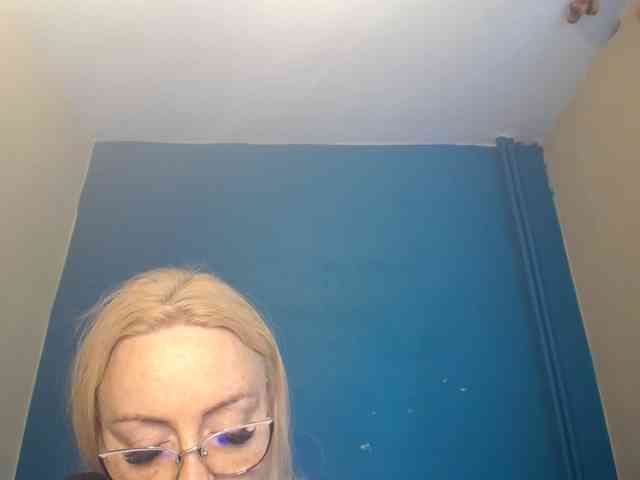 NADINNNE webcam