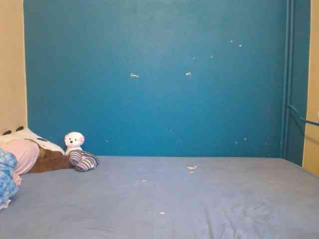 NADINNNE webcam