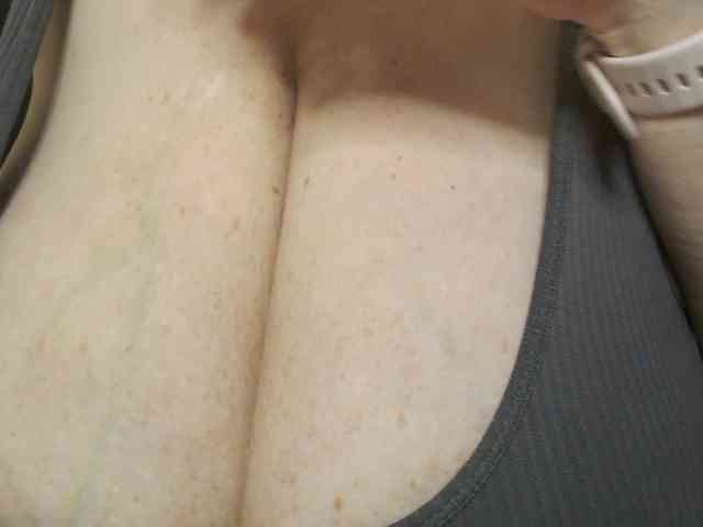NADINNNE webcam