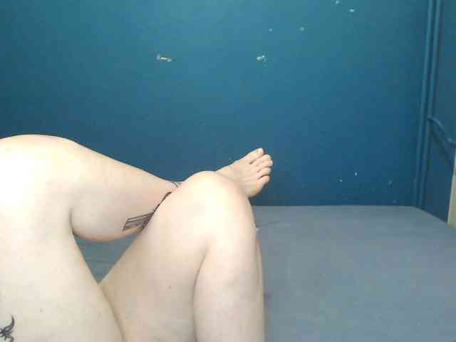 NADINNNE webcam