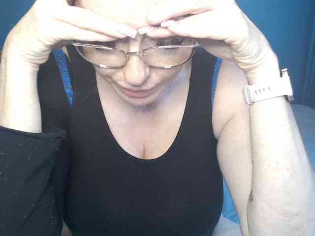 NADINNNE webcam