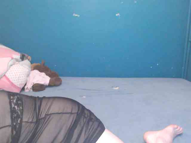 NADINNNE webcam
