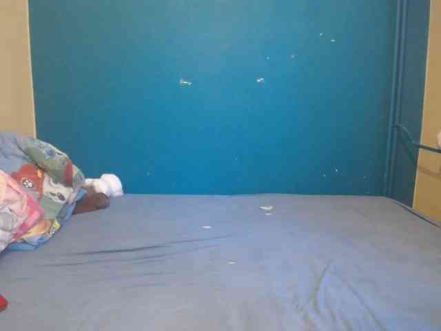 NADINNNE webcam