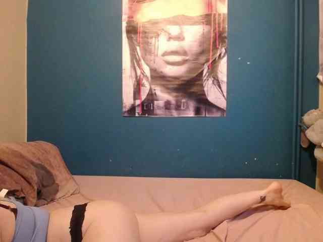 NADINNNE webcam