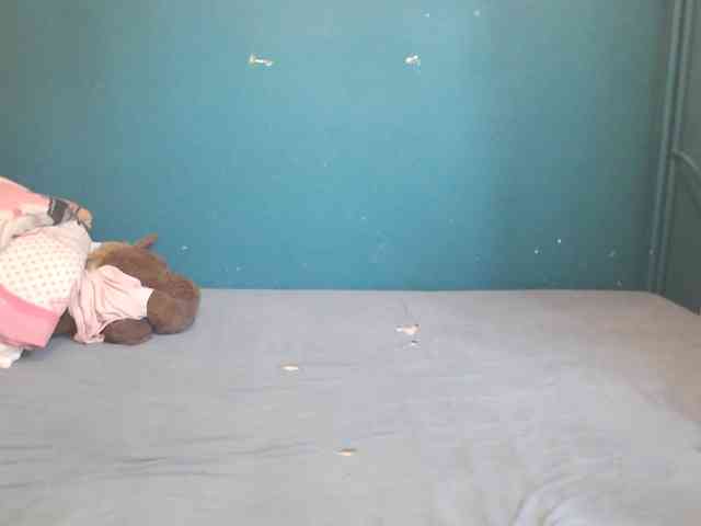 NADINNNE webcam