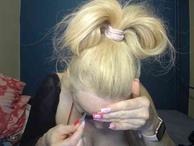 NADINNNE webcam