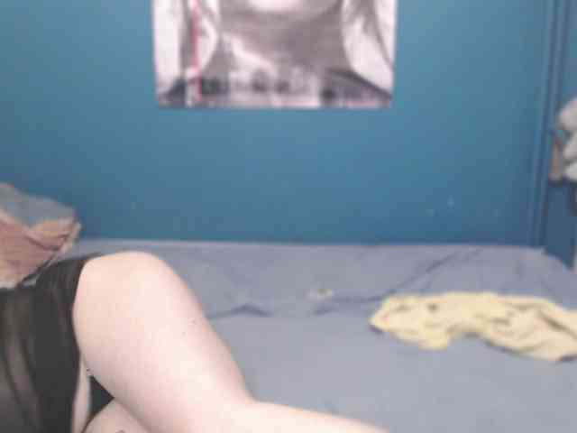 NADINNNE webcam
