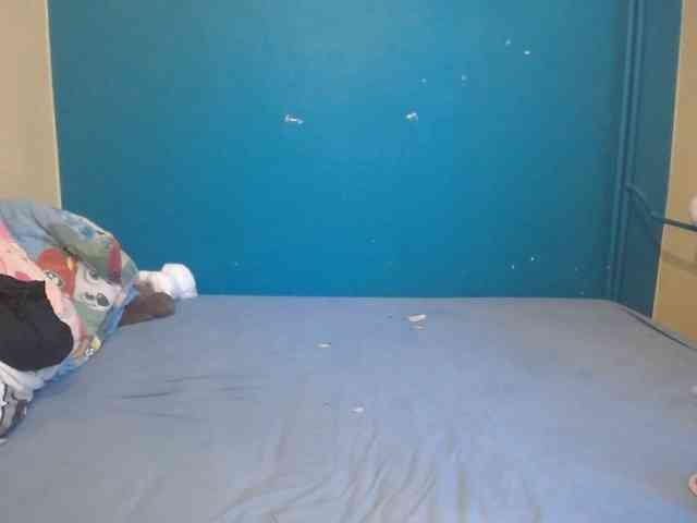 NADINNNE webcam