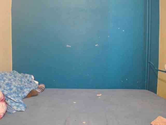 NADINNNE webcam