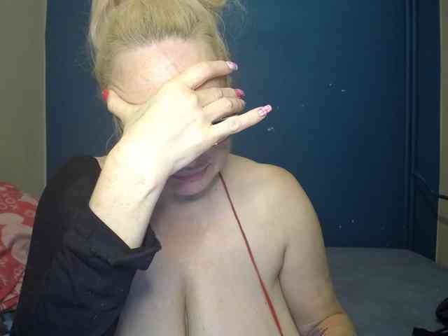 NADINNNE webcam