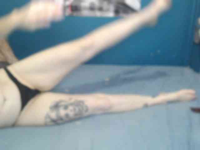 NADINNNE webcam