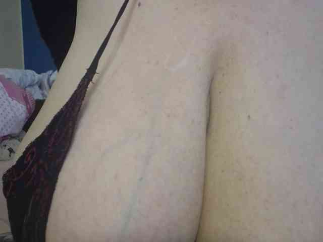 NADINNNE webcam