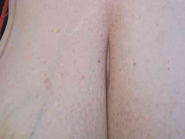 NADINNNE webcam