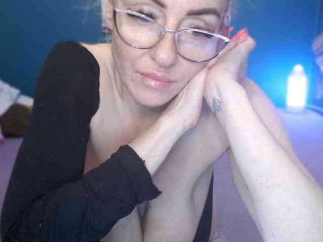 NADINNNE Live Webcam on BongaCams