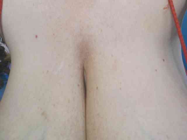 NADINNNE webcam