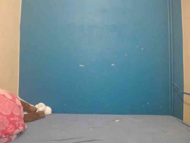 NADINNNE webcam