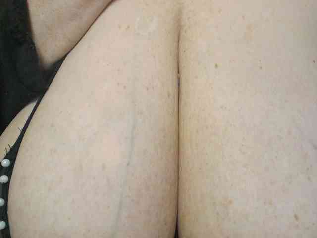 NADINNNE webcam