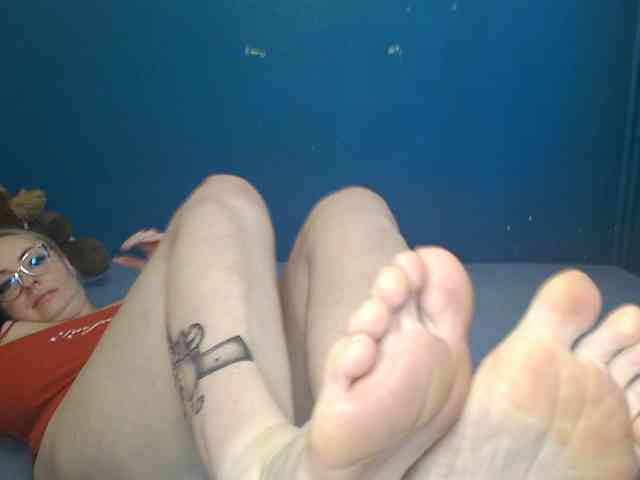 NADINNNE webcam