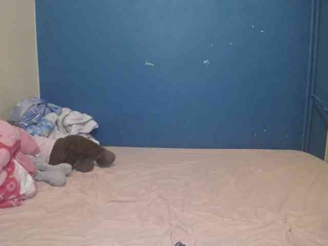 NADINNNE webcam