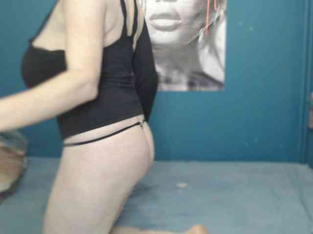 NADINNNE webcam