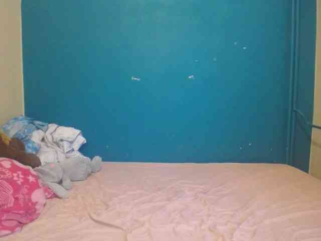 NADINNNE webcam