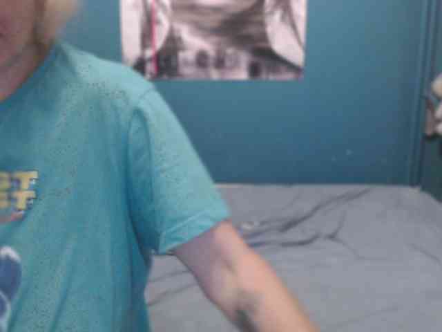 NADINNNE webcam