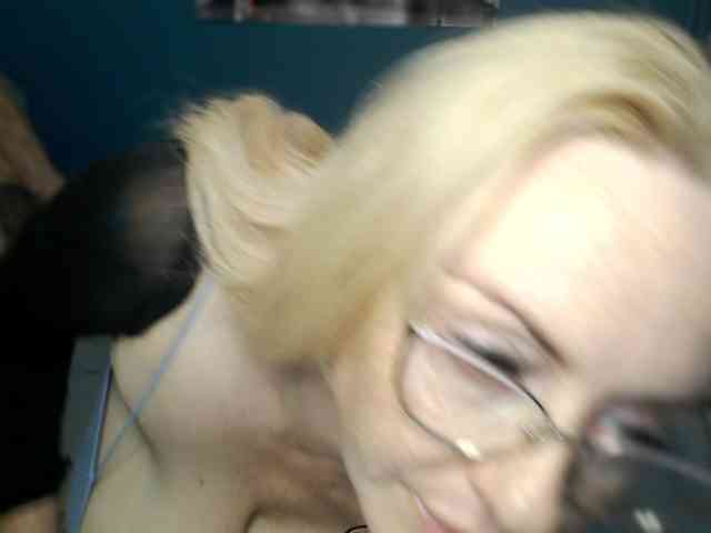NADINNNE webcam