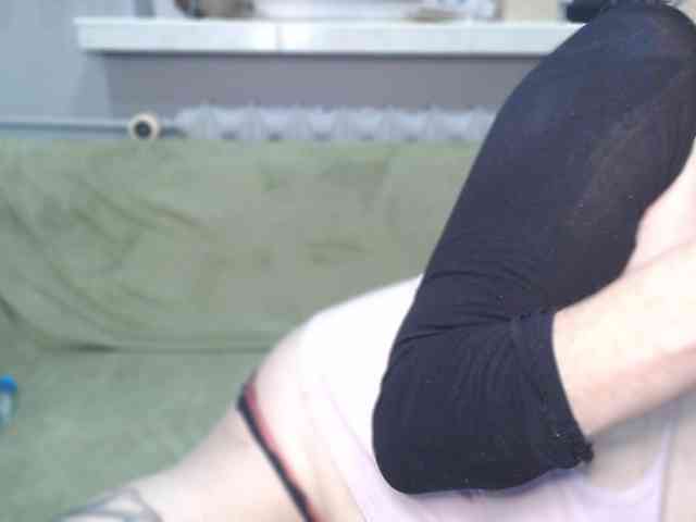NADINNNE webcam