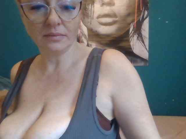 NADINNNE webcam