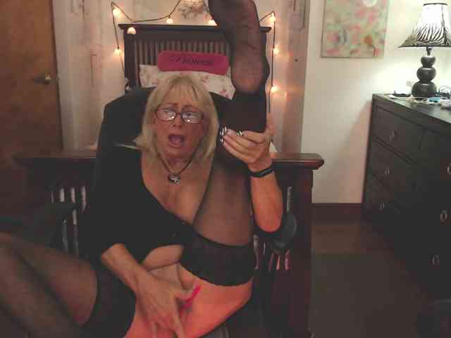 SASSYTHANG4U webcam