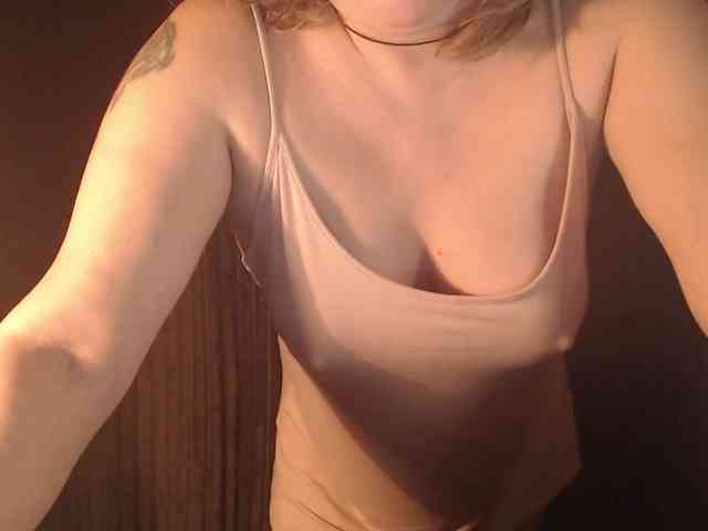 1hardnipples1 webcam