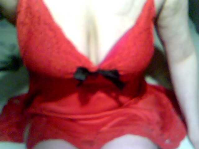 redcherry's BongaCams show and profile