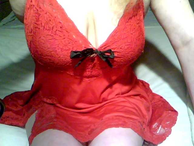 redcherry's BongaCams show and profile