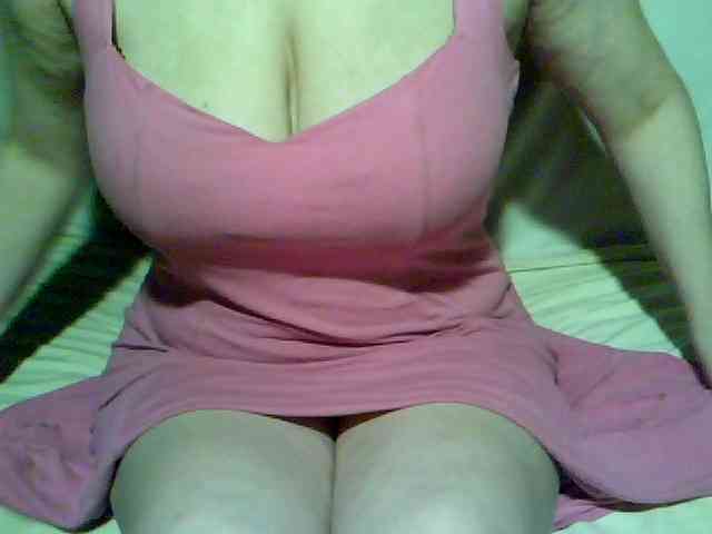 redcherry Live Webcam on BongaCams