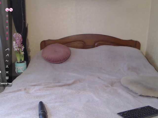 mellannie8's BongaCams show and profile