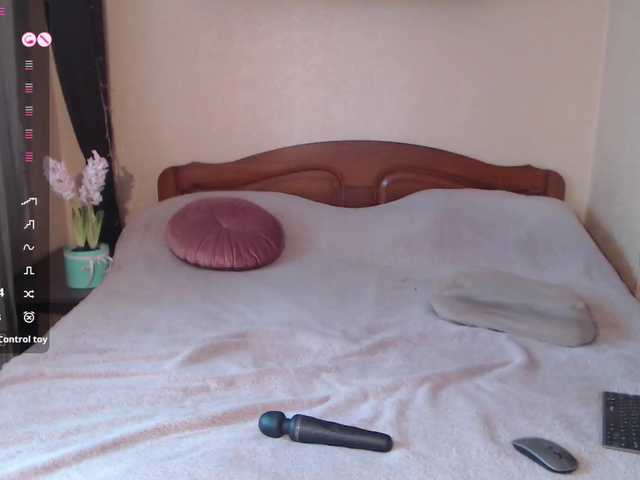 mellannie8's BongaCams show and profile