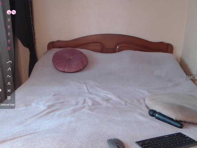 mellannie8's BongaCams show and profile