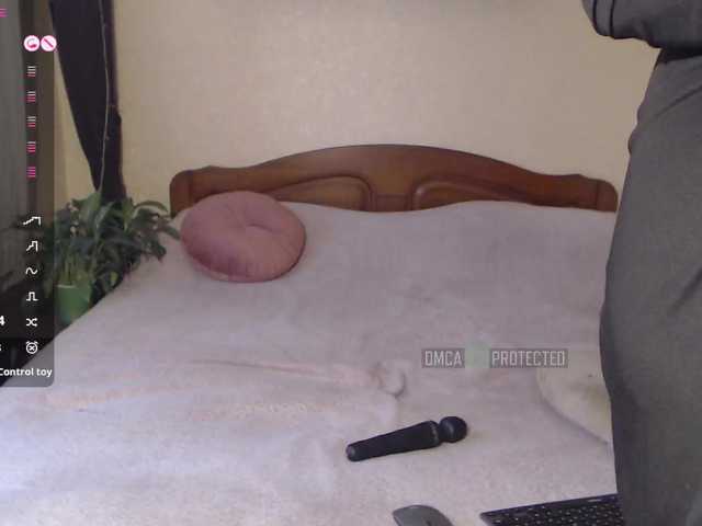 mellannie8's BongaCams show and profile