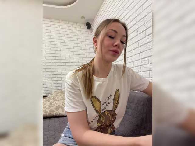 Pepetka22's BongaCams show and profile