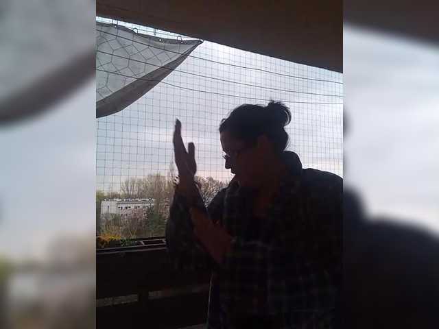 loriktwinss live cam