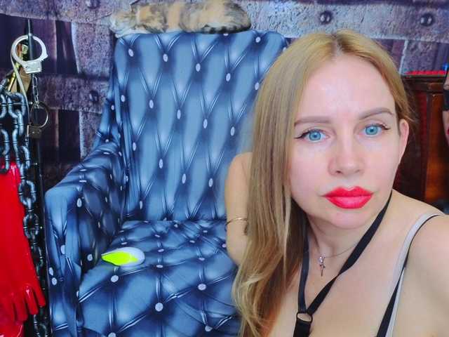 deluxekinky on BongaCams 