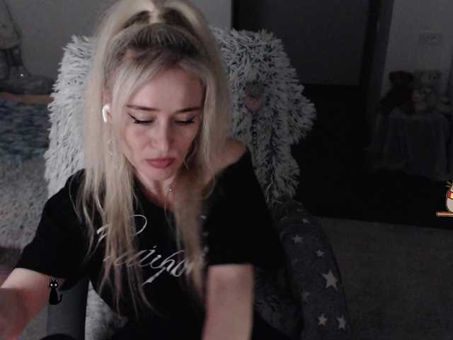 xyliganka777's BongaCams show and profile