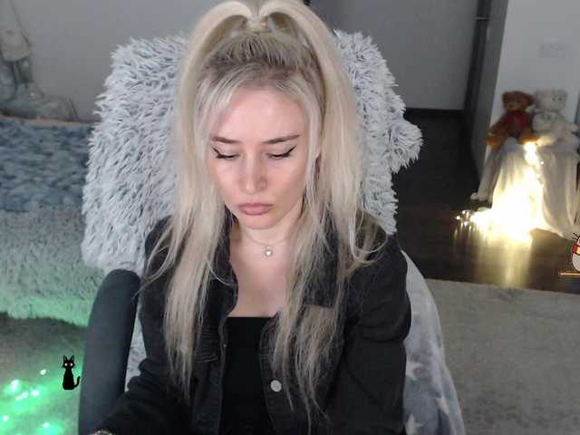 xyliganka777's BongaCams show and profile