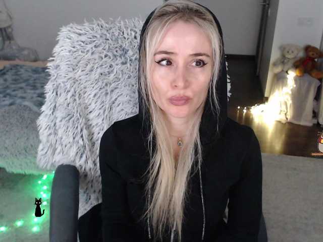 xyliganka777's BongaCams show and profile